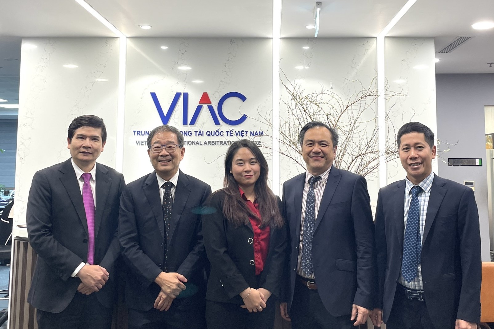 Visit to VIAC (L-R): Vu Anh Duong, George Lim SC, Thu Nguyen, Chuan Wee Meng, Phan Trong Dat
